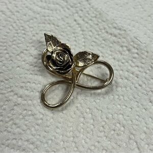 Vintage Elegant Gold Rose Brooch Jewelry Pin Retro Classy Romantic Gift Love
